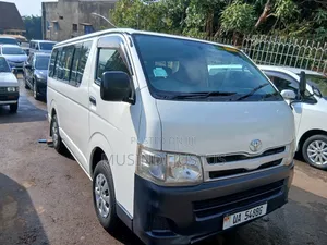 Toyota HiAce 2011 White
