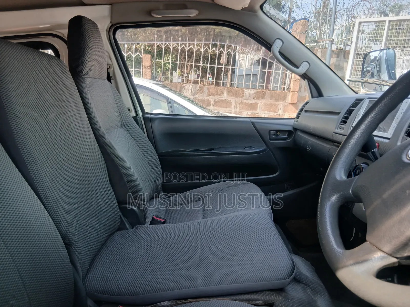 Toyota HiAce 2011 White