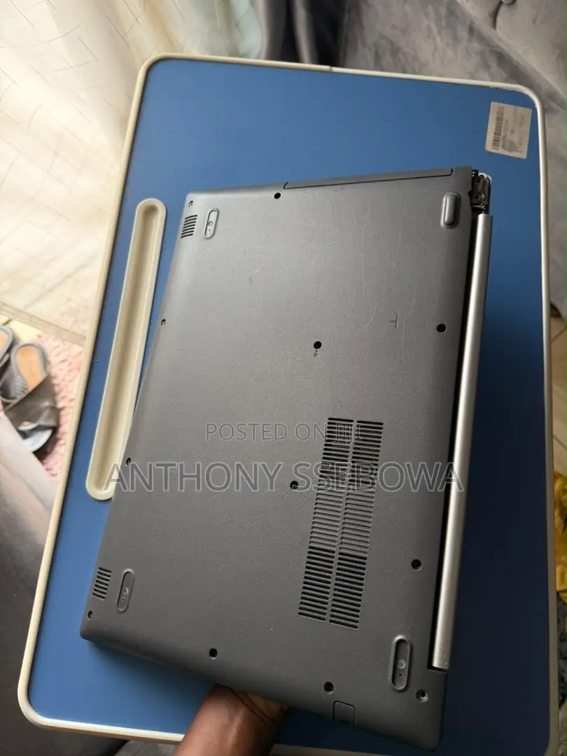 Laptop Lenovo IdeaPad 1 4GB Intel Celeron HDD+SSD 512GB