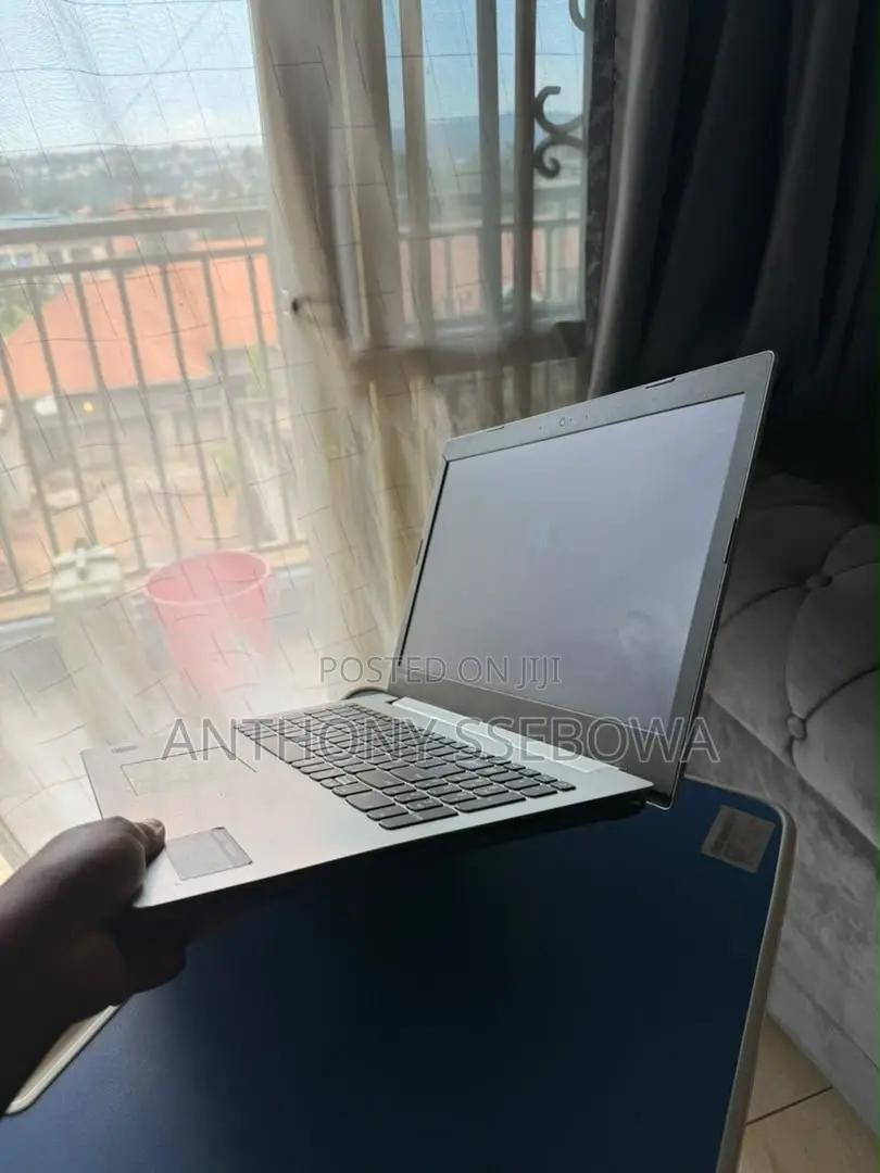 Laptop Lenovo IdeaPad 1 4GB Intel Celeron HDD+SSD 512GB