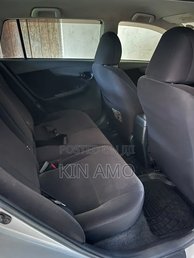 Toyota Corolla Fielder 1.5 Petrol FWD 2010 Silver