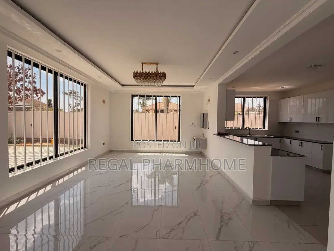 4bdrm Duplex in Kira, Central Division for sale