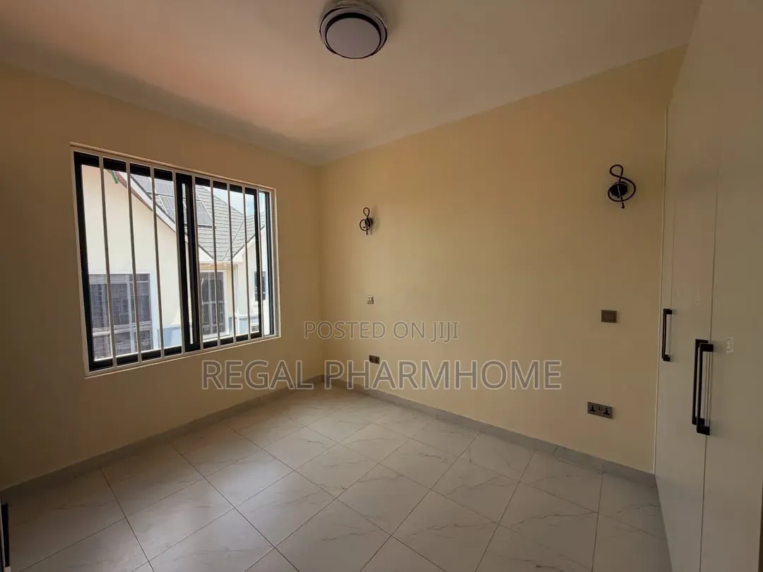 4bdrm Duplex in Kira, Central Division for sale