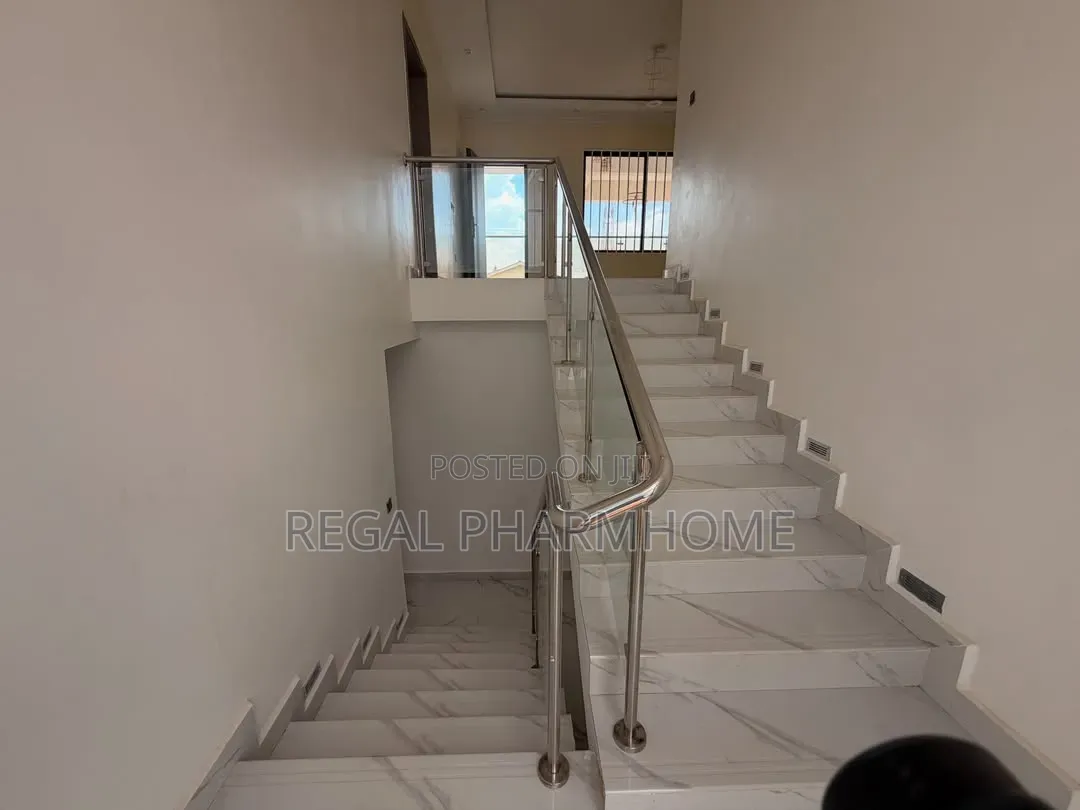 4bdrm Duplex in Kira, Central Division for sale