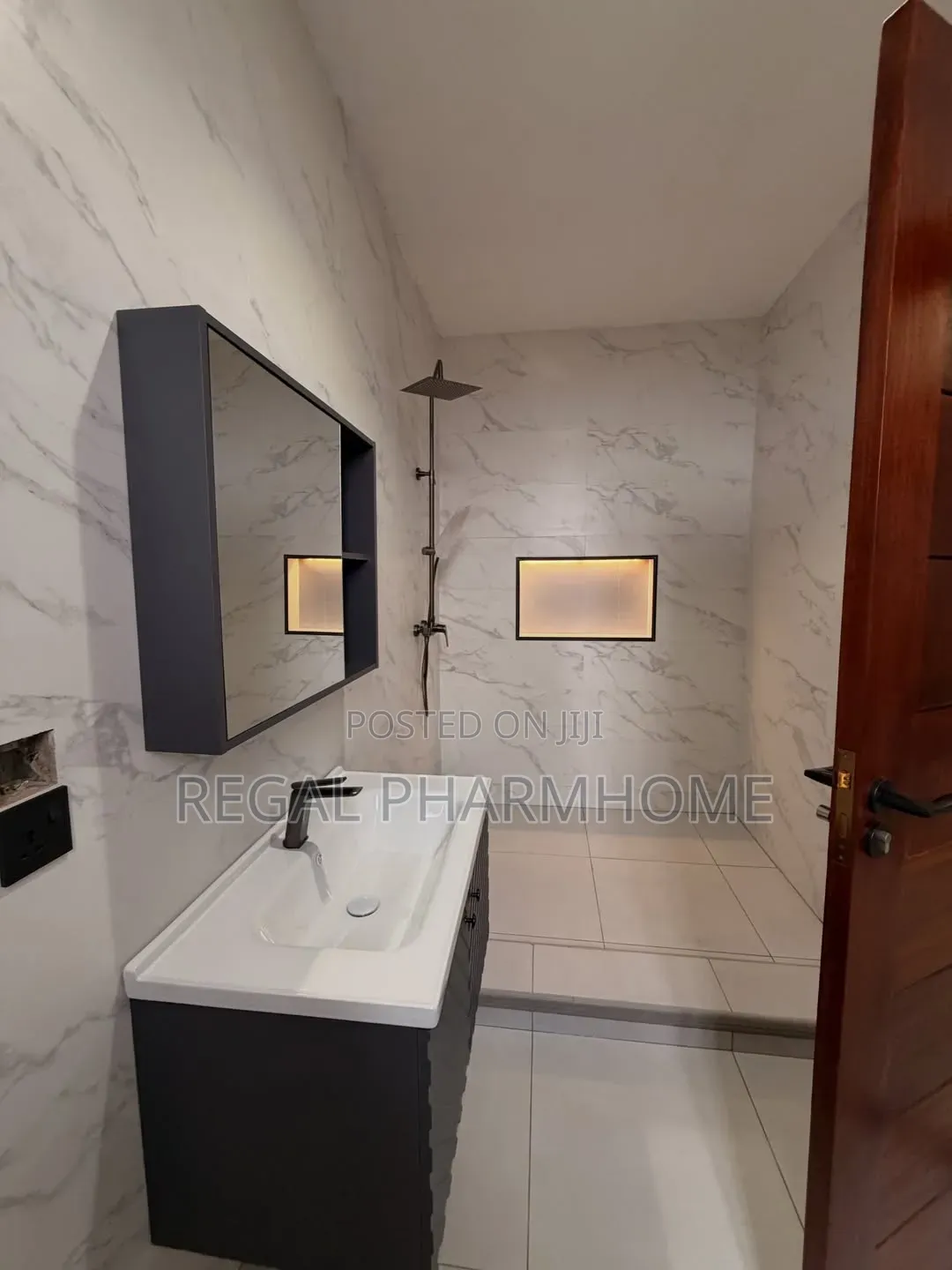 4bdrm Bungalow in Munyonyo Kigo, Central Division for rent