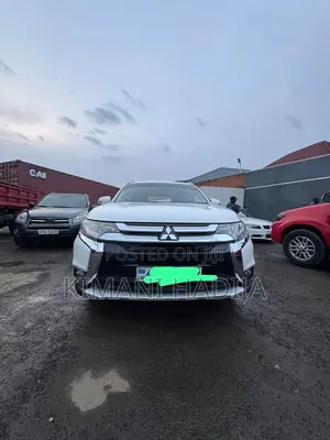 Mitsubishi Outlander 2016 White