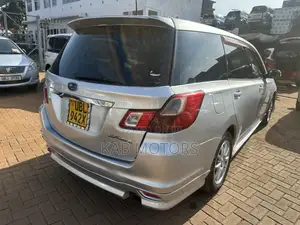Subaru Exiga 2010 Silver