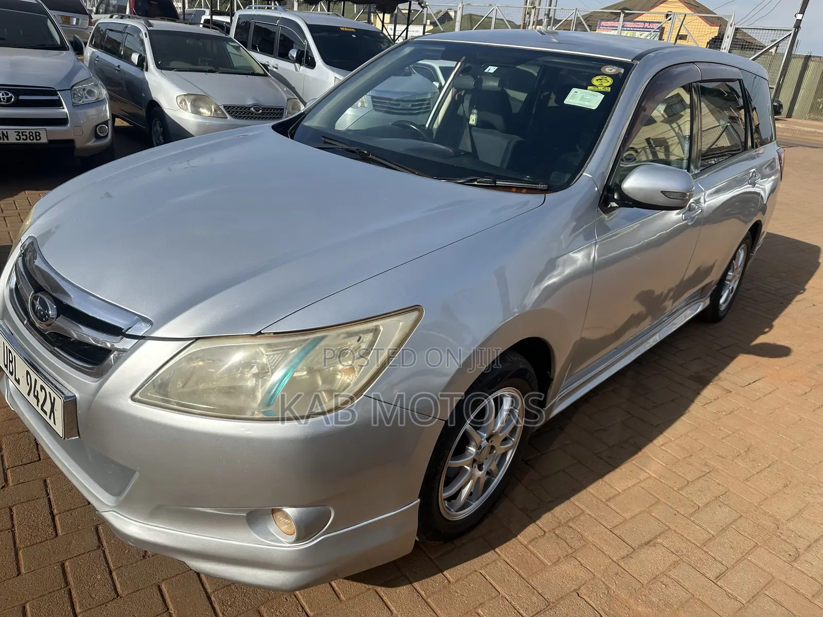 Subaru Exiga 2010 Silver