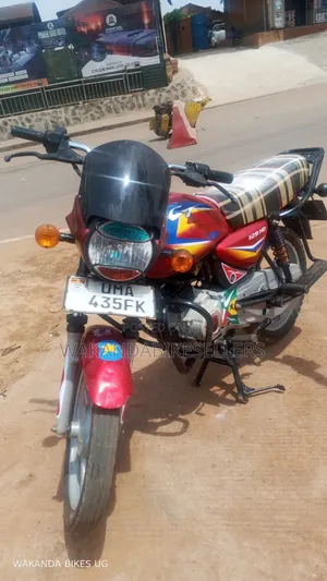 Bajaj Boxer 125 2024 Red