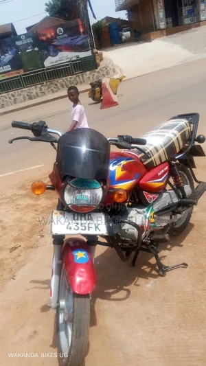 Bajaj Boxer 125 2024 Red