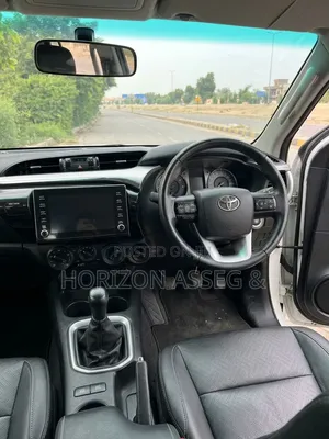 Toyota Hilux Revo Double Cab Deisel 2.4 AWD 2021 White
