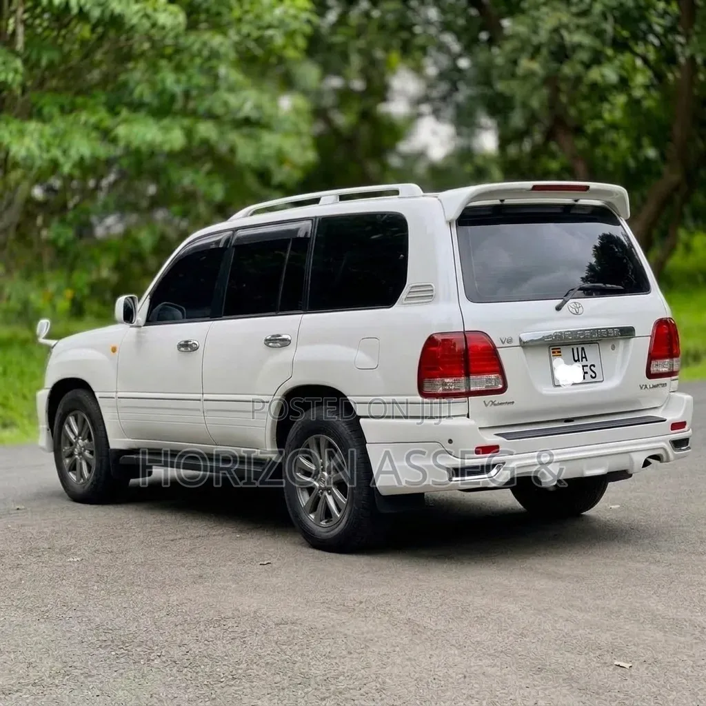 Toyota Land Cruiser Cygnus 4.7 2007 White