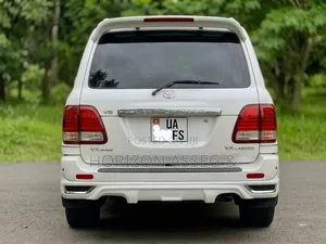 Toyota Land Cruiser Cygnus 4.7 2007 White