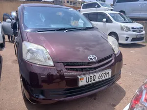 Toyota Passo Sette 2010 Maroon