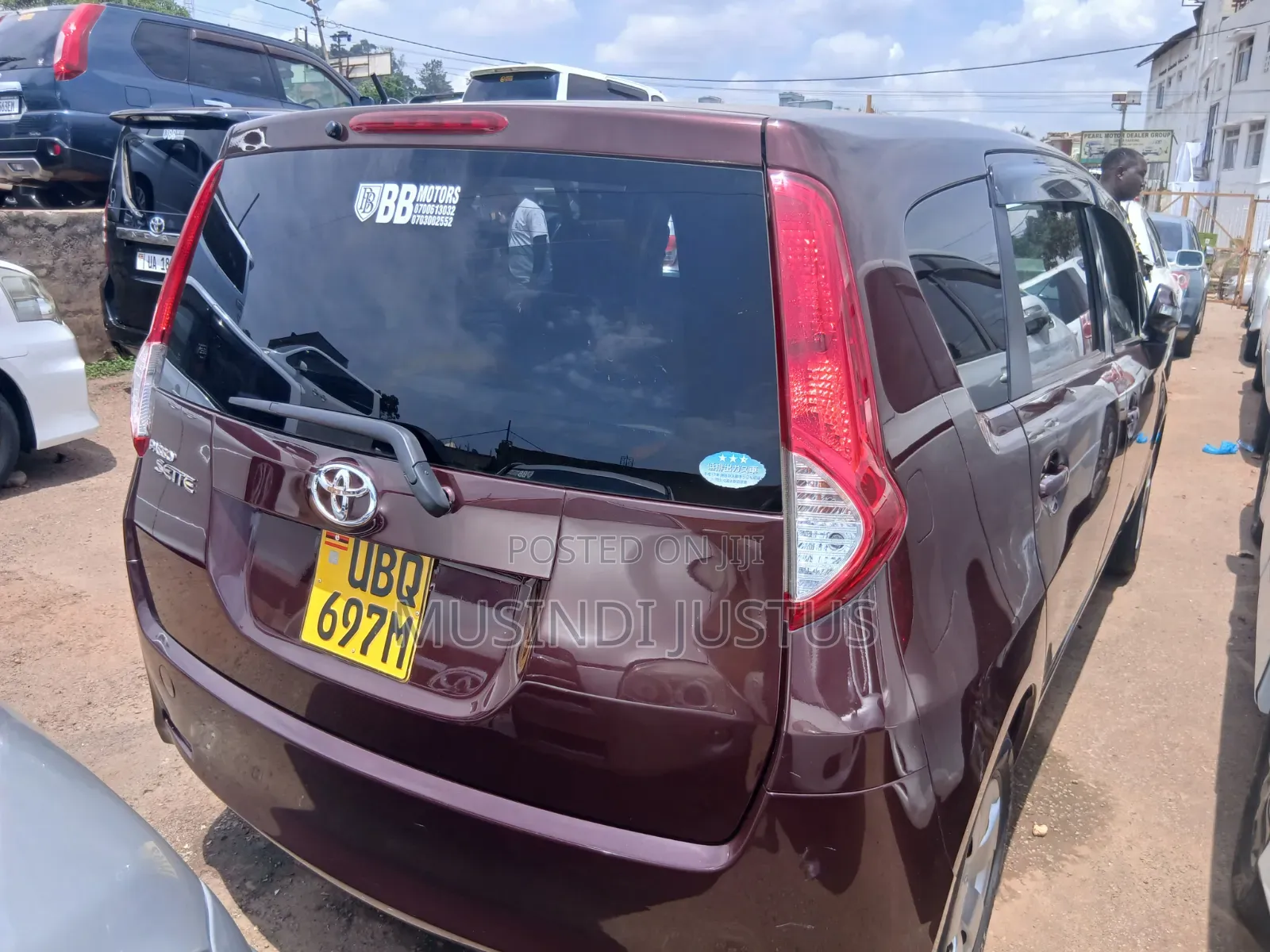 Toyota Passo Sette 2010 Maroon