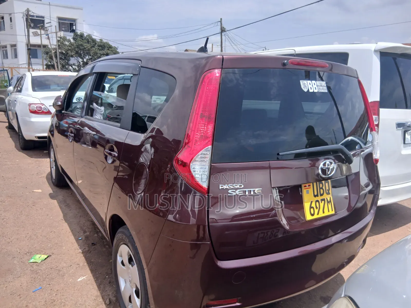 Toyota Passo Sette 2010 Maroon