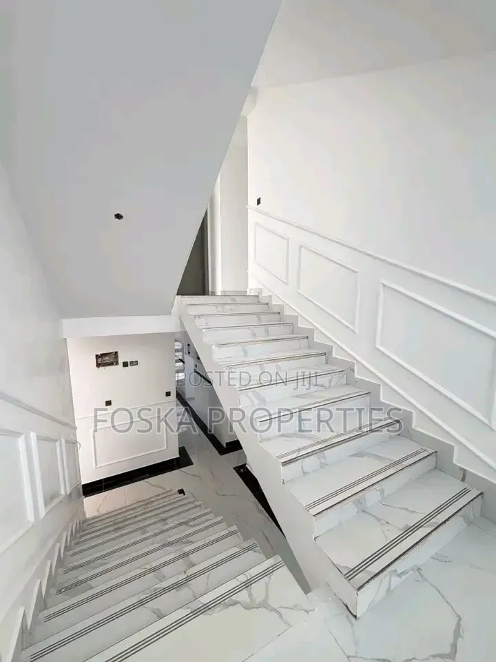 5bdrm Duplex in Kabalagala, Central Division for rent