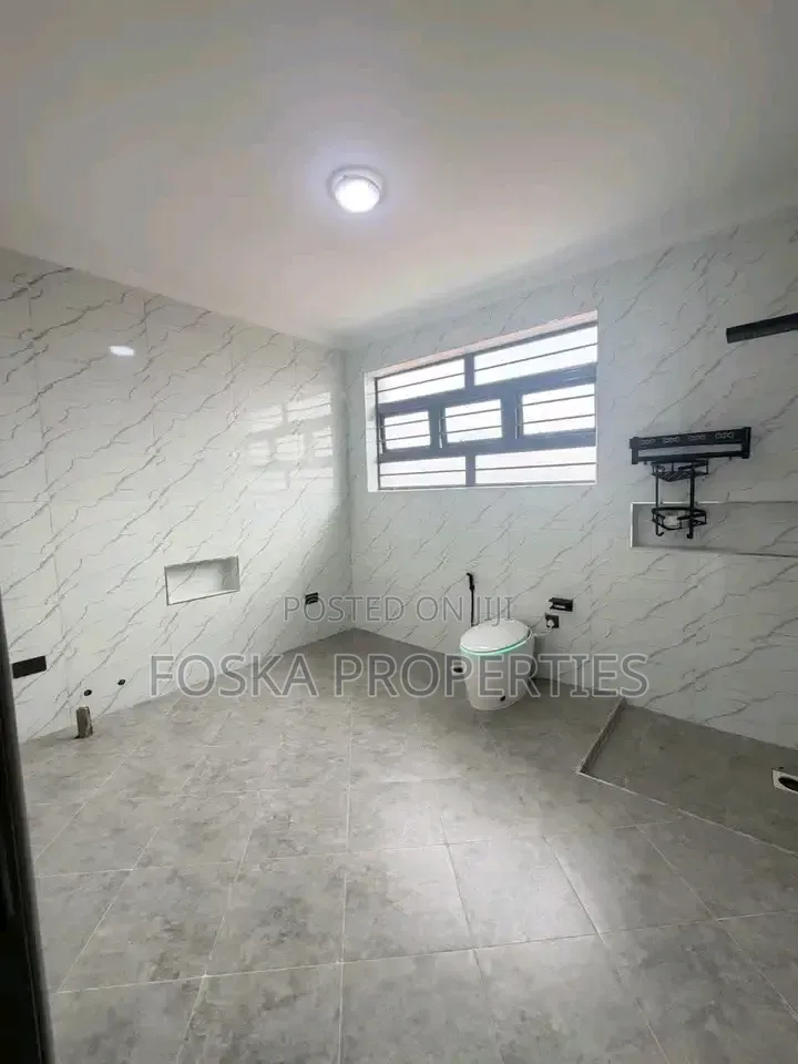 5bdrm Duplex in Kabalagala, Central Division for rent