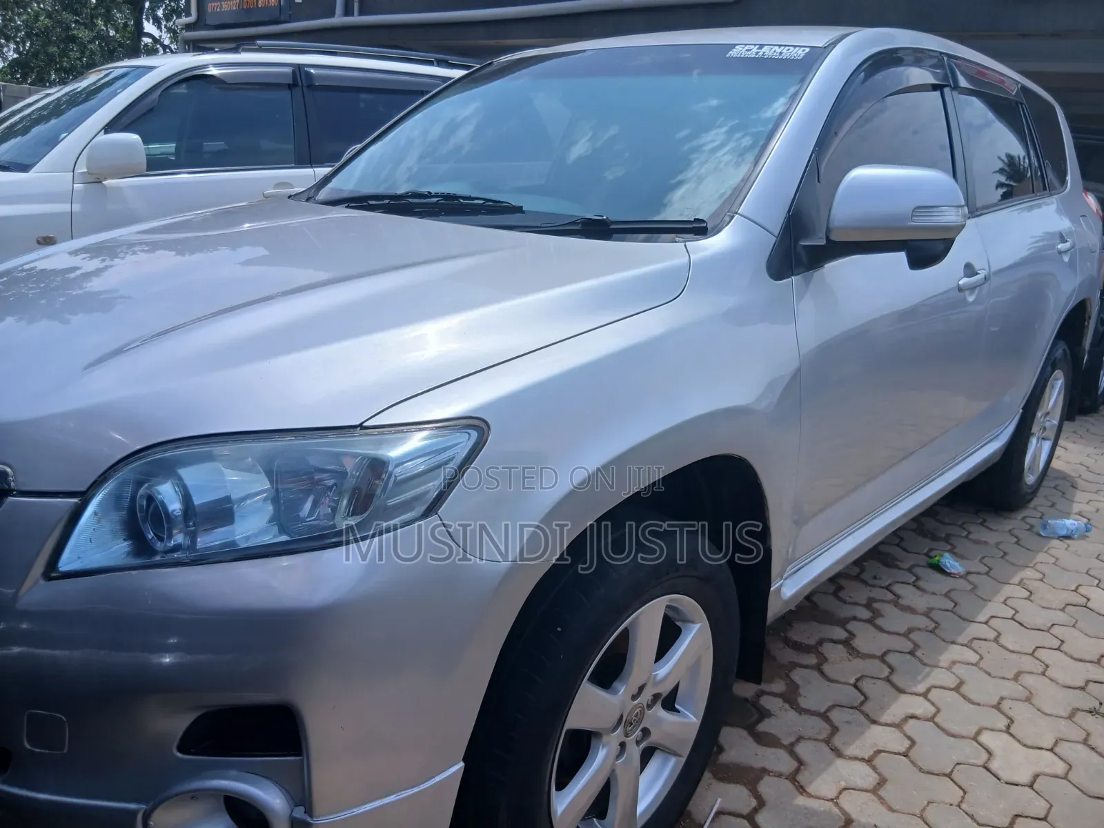 Toyota Vanguard 2011 Silver