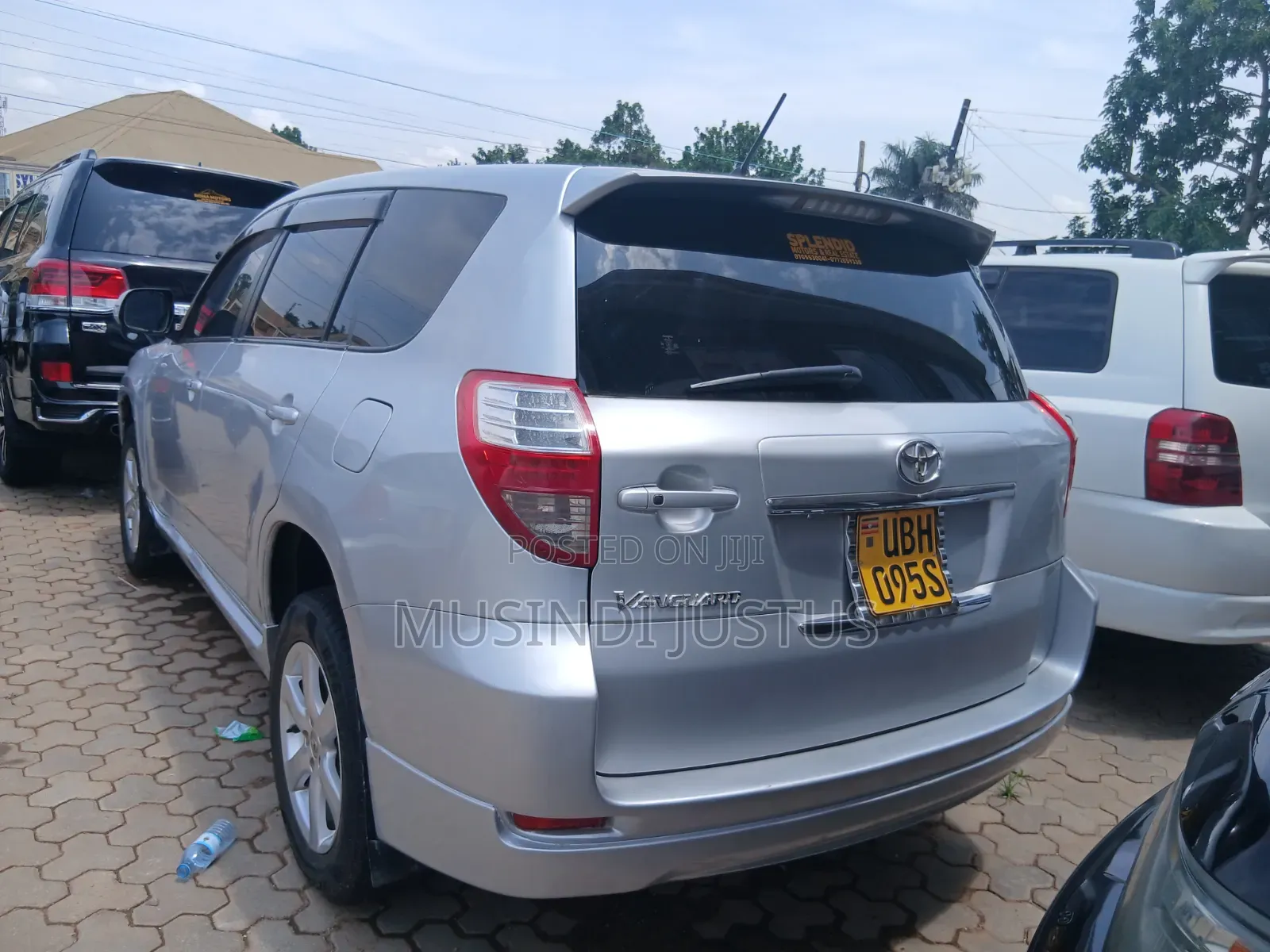 Toyota Vanguard 2011 Silver