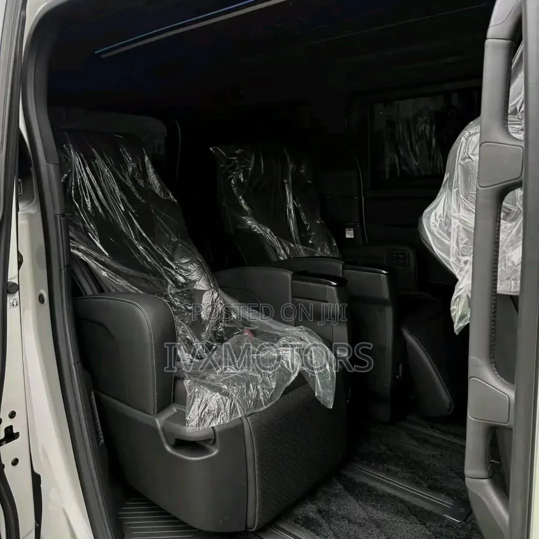Toyota Vellfire Executive Lounge Hybrid E-Four 7-Seater 2024 White