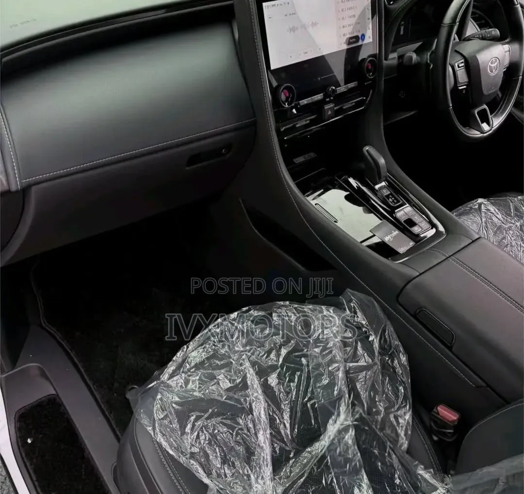 Toyota Vellfire Executive Lounge Hybrid E-Four 7-Seater 2024 White