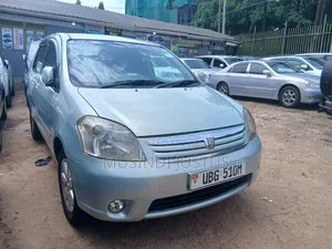 Toyota Raum 2006 Green