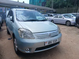Toyota Raum 2006 Green