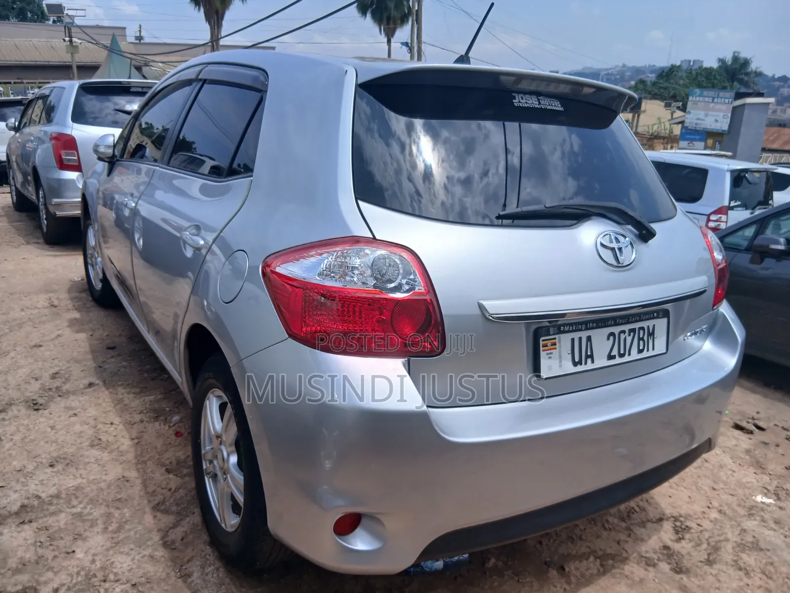 Toyota Auris 2011 Silver