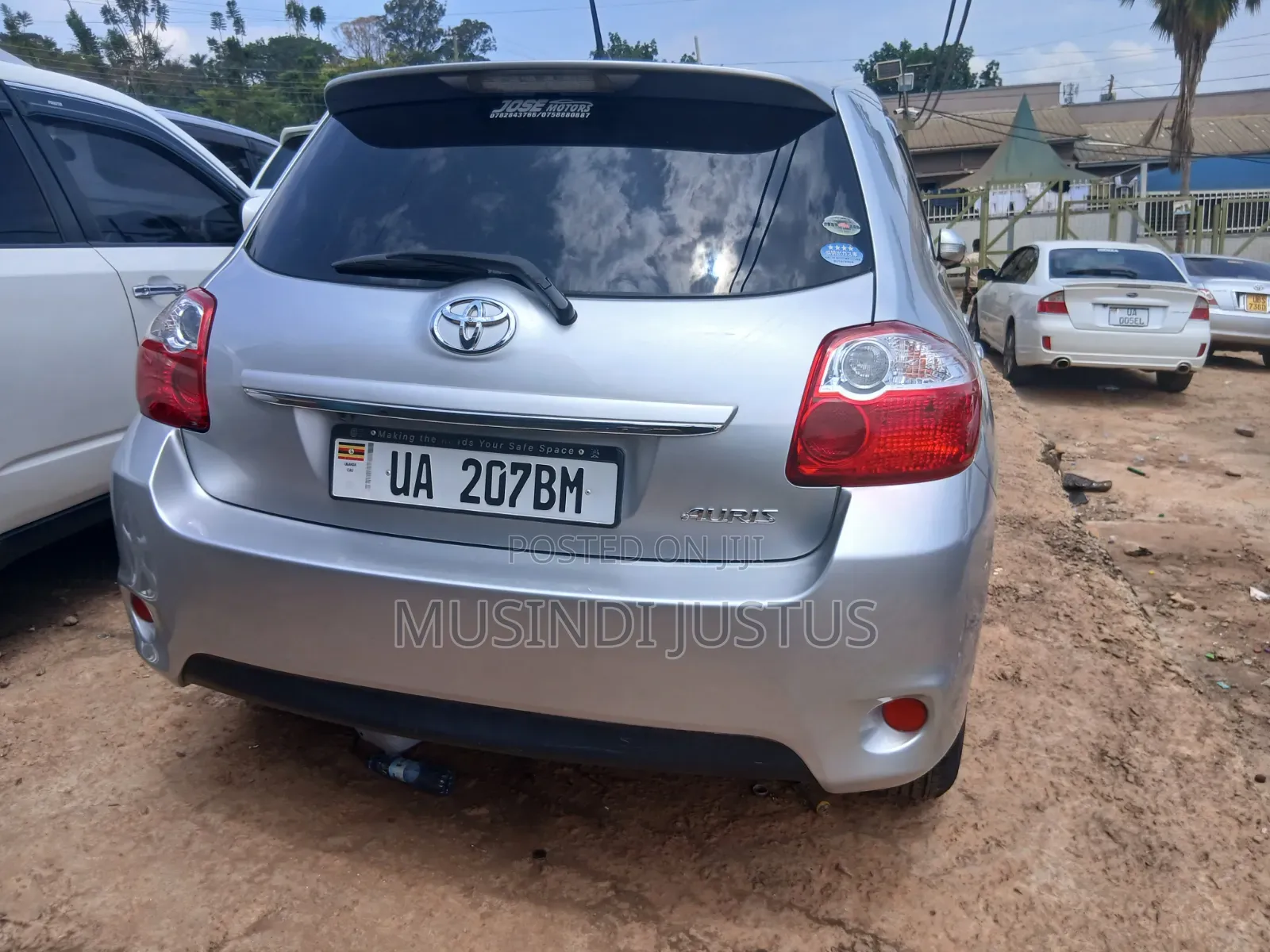 Toyota Auris 2011 Silver