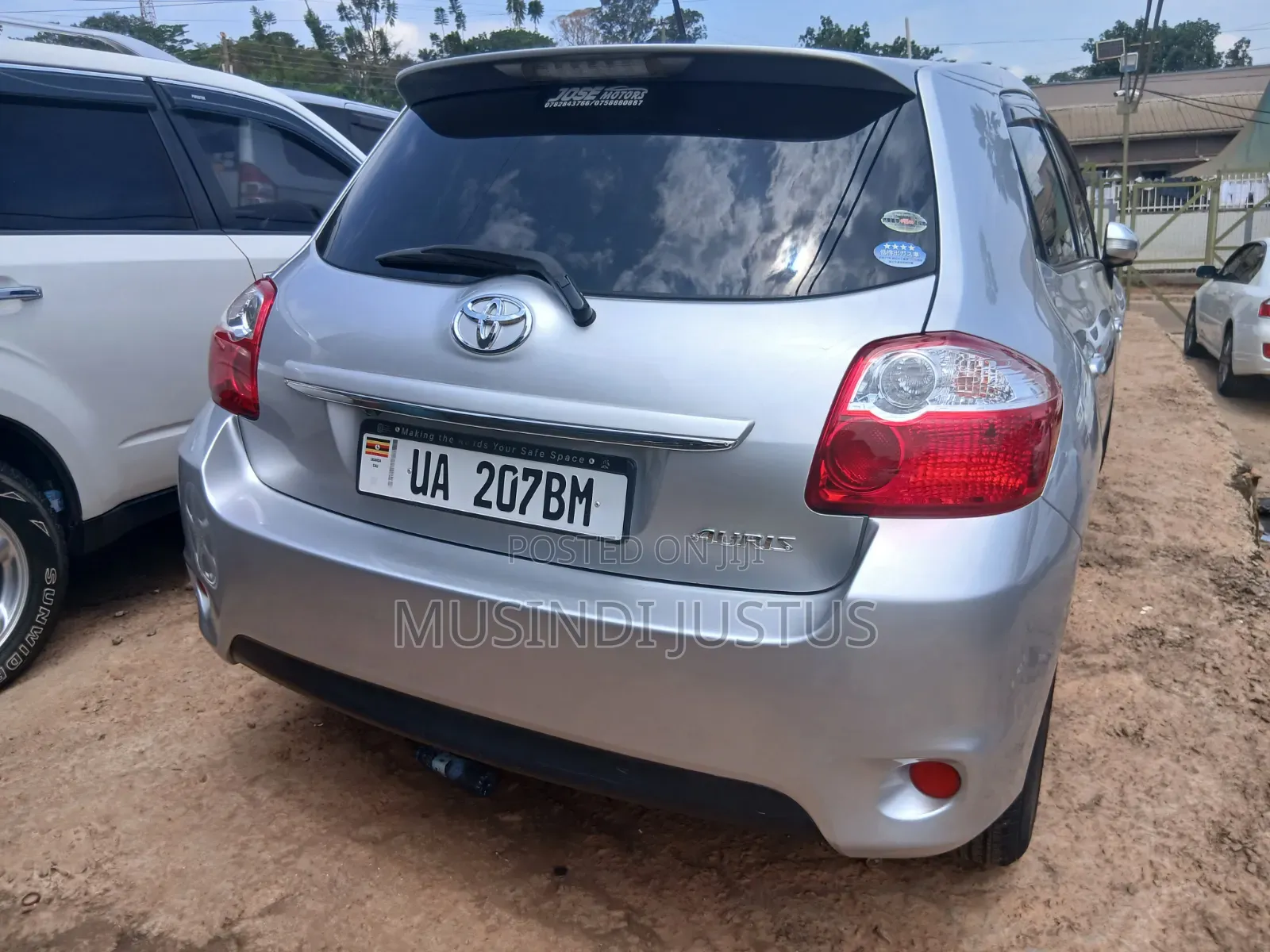 Toyota Auris 2011 Silver