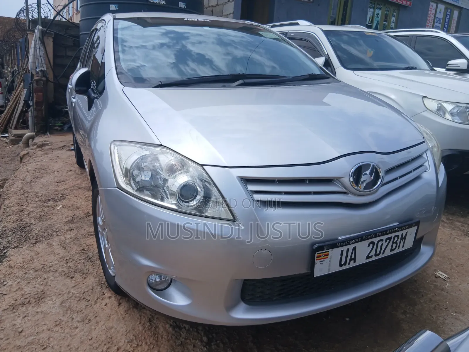 Toyota Auris 2011 Silver