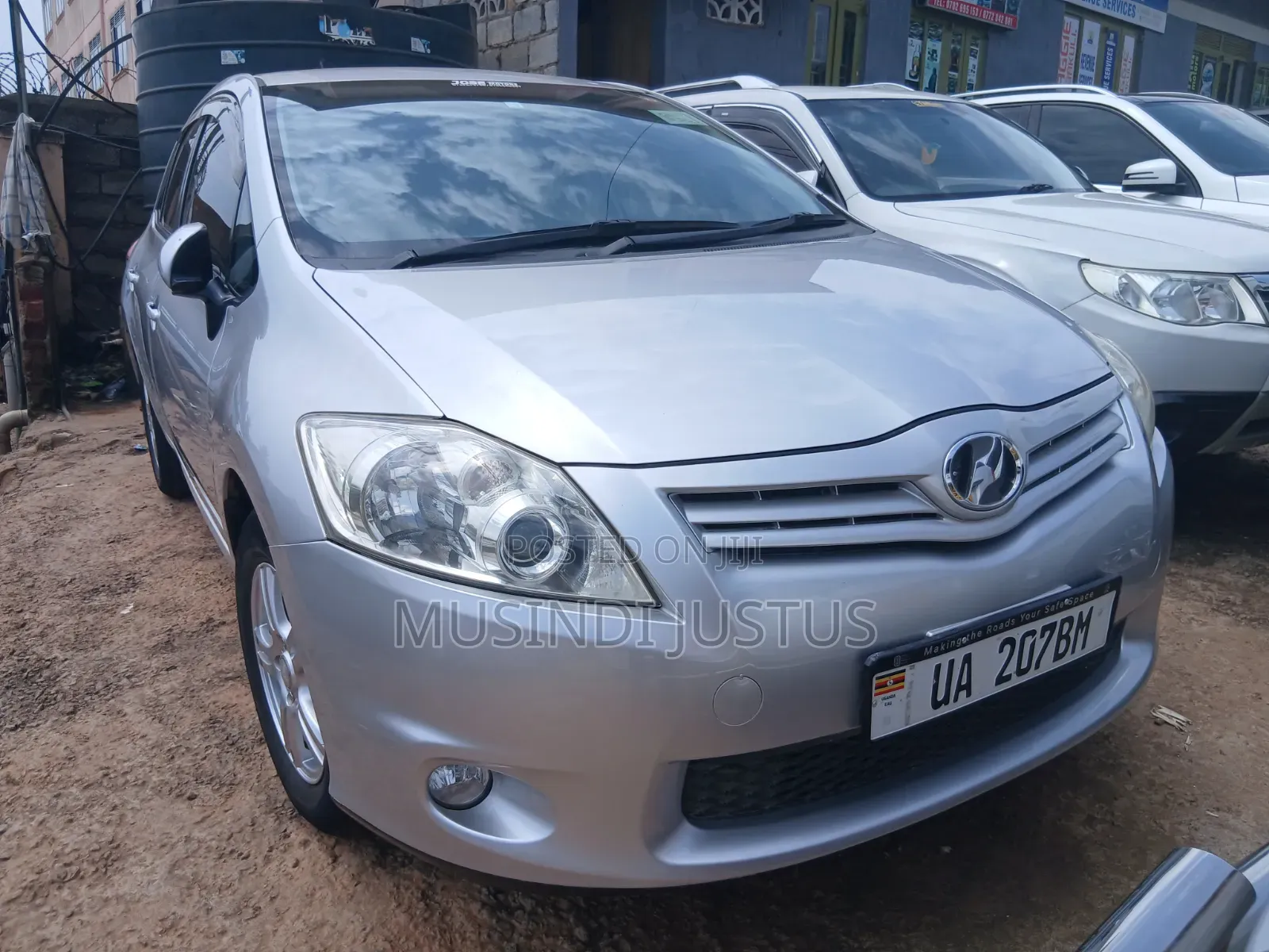 Toyota Auris 2011 Silver