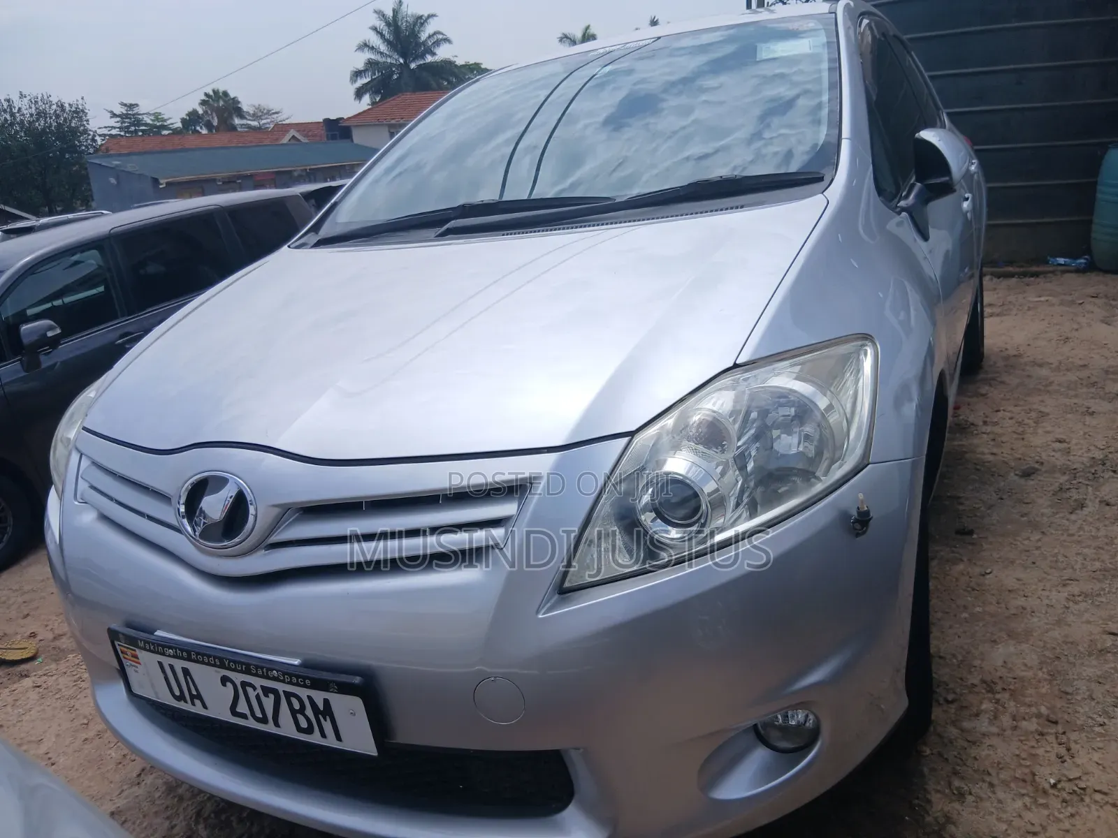 Toyota Auris 2011 Silver