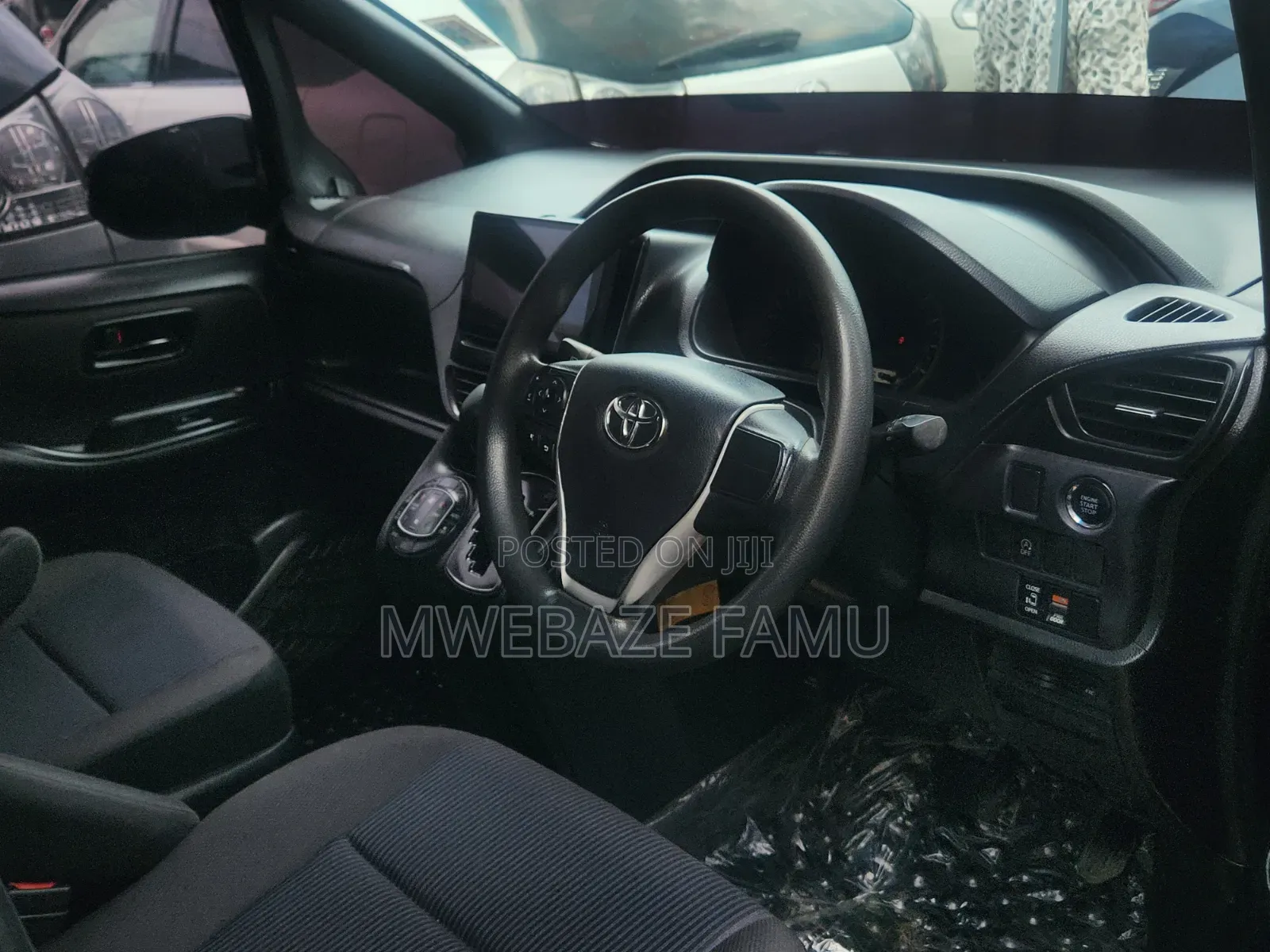 Toyota Noah 2014 Black