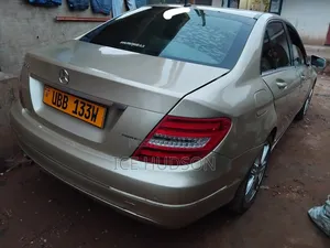 Mercedes-Benz C200 2013