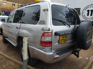 Toyota Land Cruiser 2004 Silver