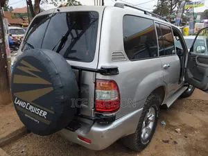 Toyota Land Cruiser 2004 Silver