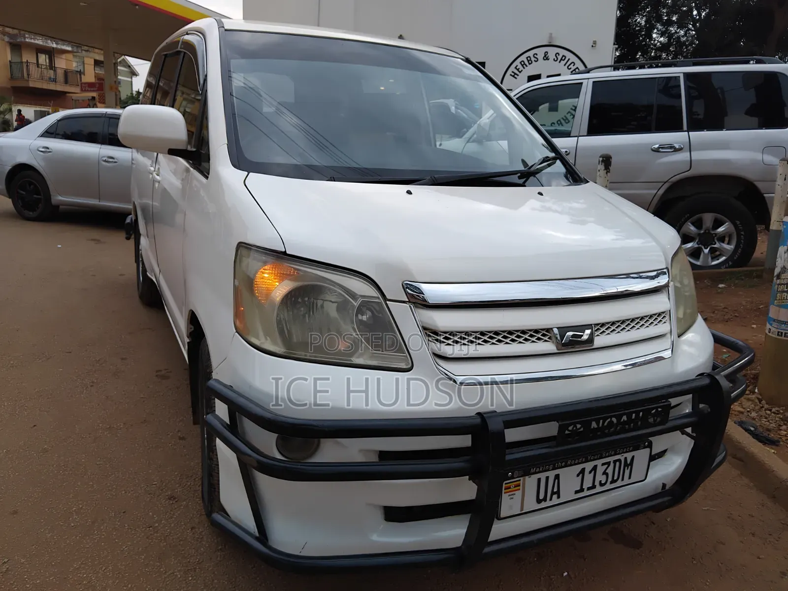 Toyota Noah 2006 White