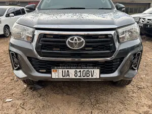 Toyota Hilux 2018 Gray
