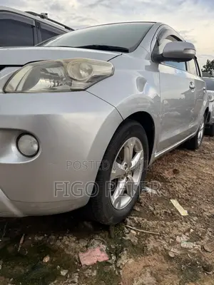 Toyota IST 2010 Silver