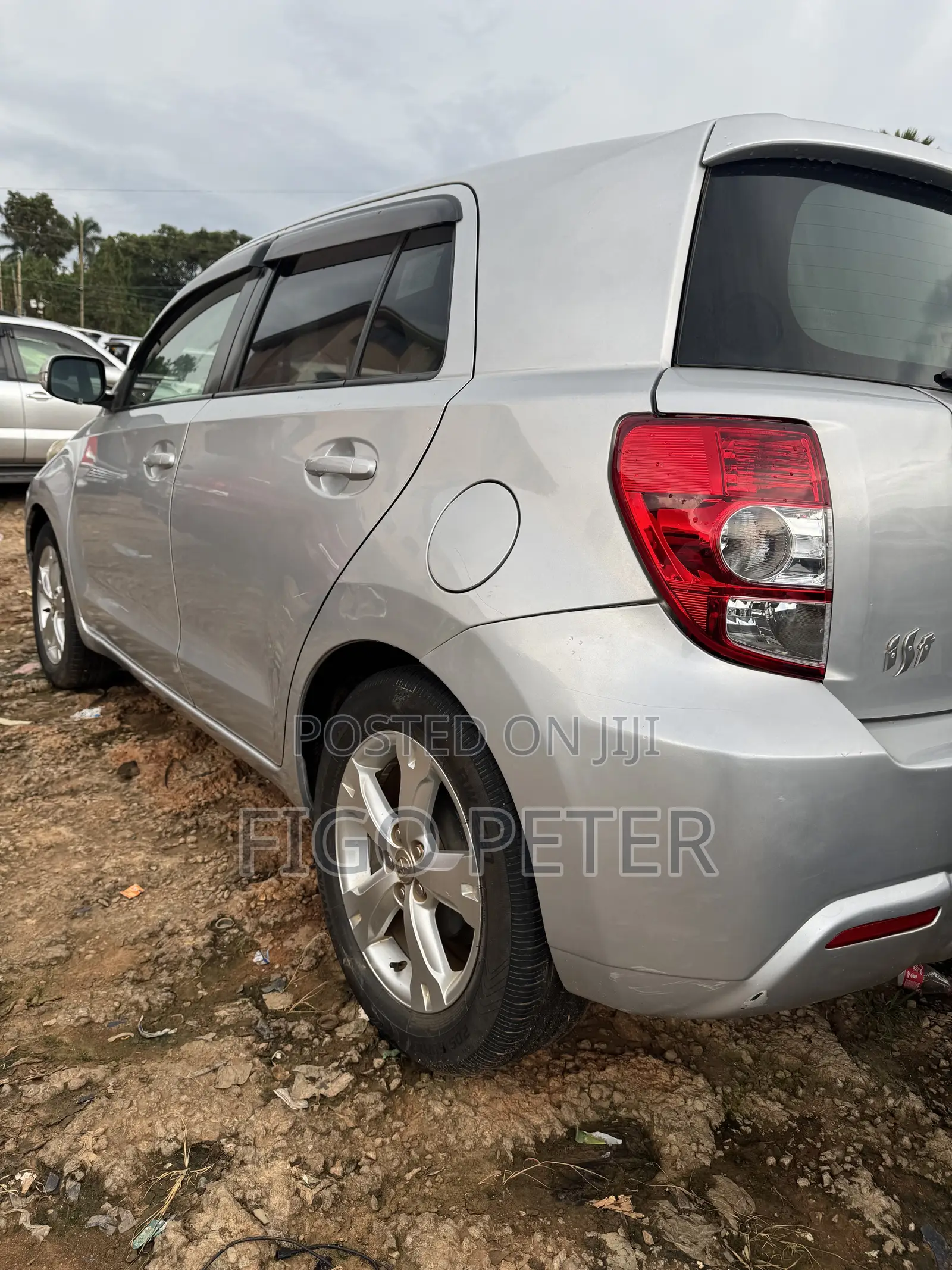Toyota IST 2010 Silver