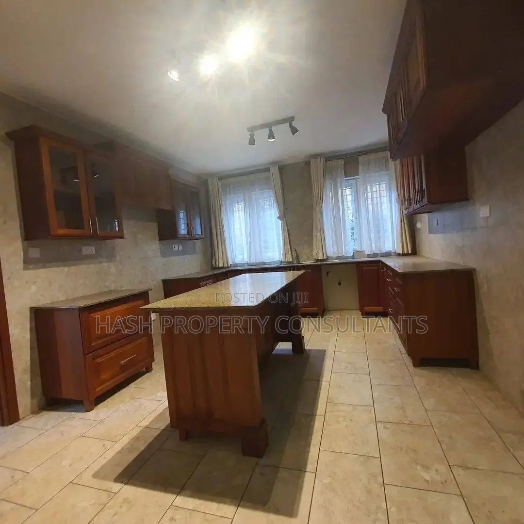 4bdrm Maisonette in Buziga Old Kabojja, Central Division for rent