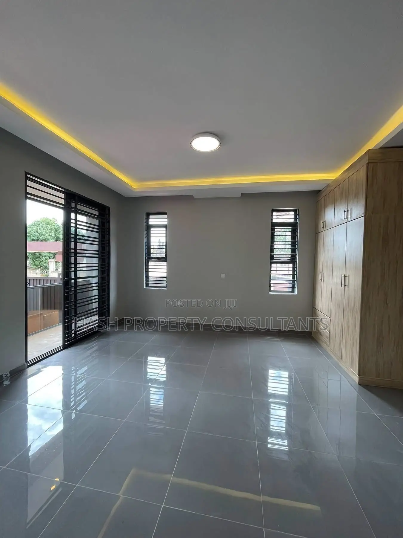 3bdrm Apartment in Muyenga Tank Hill, Central Division for rent