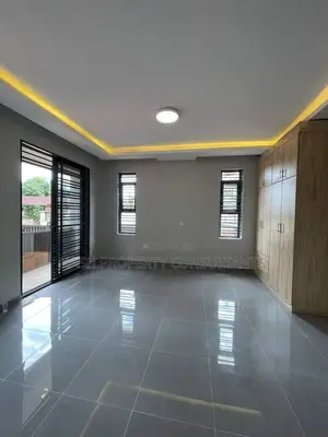 3bdrm Apartment in Muyenga Tank Hill, Central Division for rent