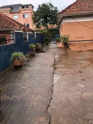 3bdrm Bungalow in Central Division for rent