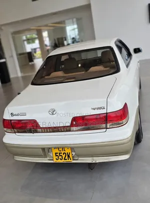 Toyota Mark II 2.0 AWD 2000 White