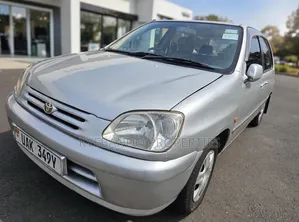 Toyota Raum 1.5 AWD 1999 Silver