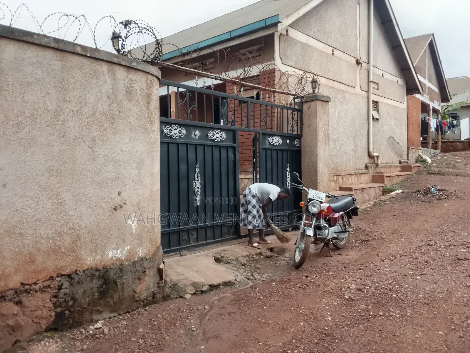 7bdrm House in Makindye for sale