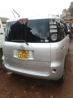 Toyota Sienta 2007 Silver